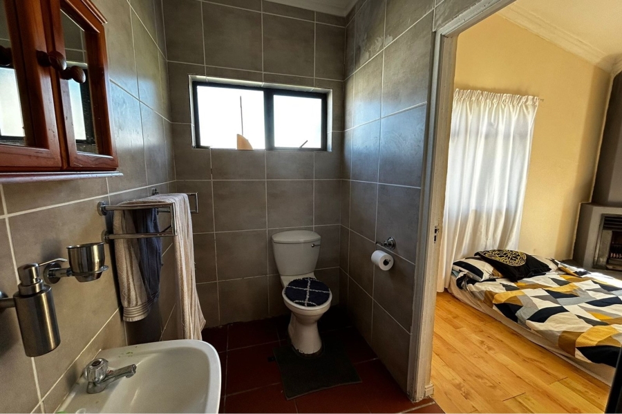 9 Bedroom Property for Sale in Bettys Bay Western Cape